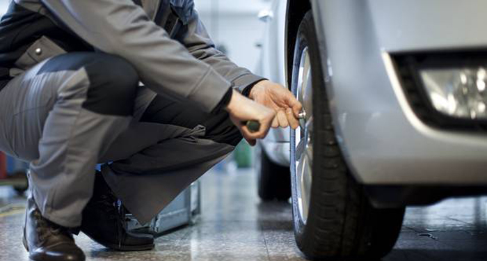 Worn tyres Worn tyres